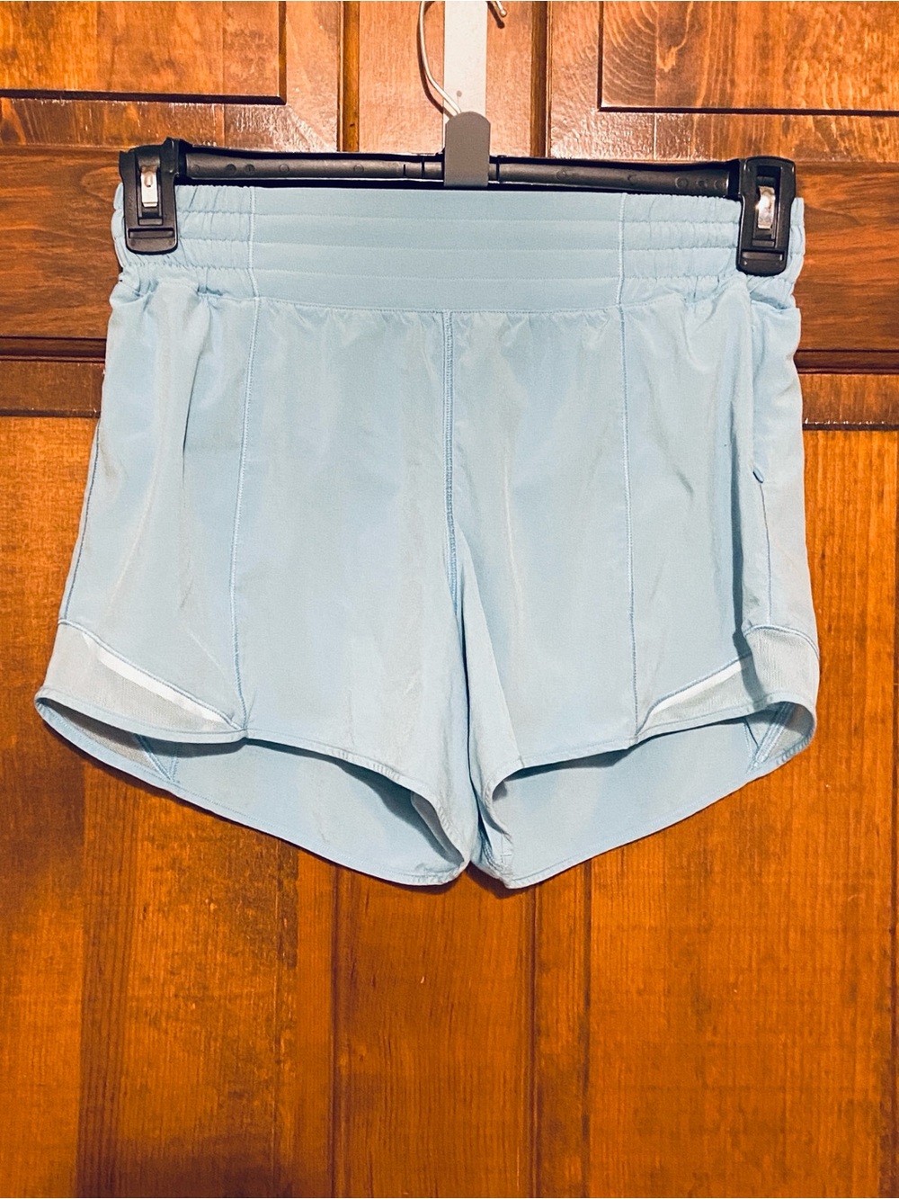 Lululemon Hotty Hot lined shorts powder blue lightweight 4 way stretch Size 6
